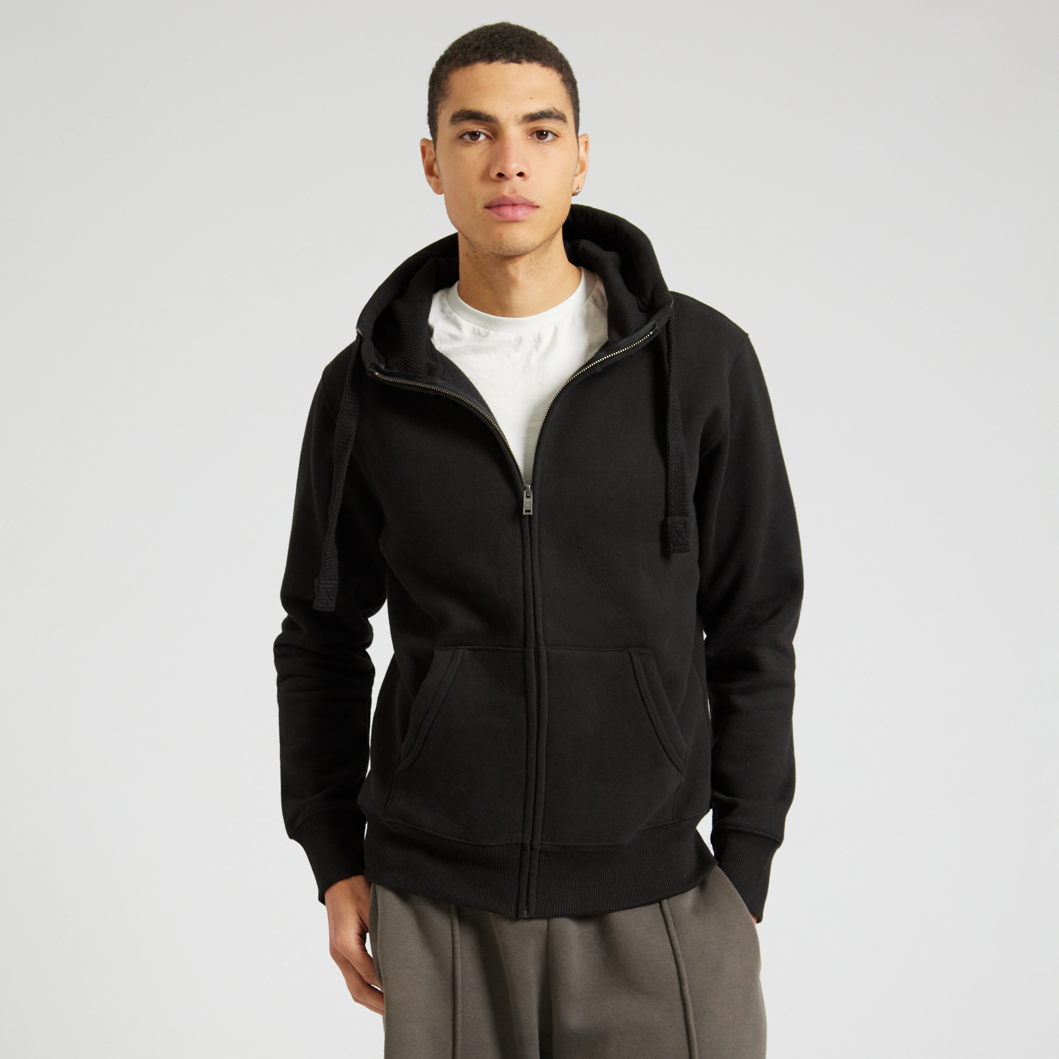 W41PF_Dusty_Black_07