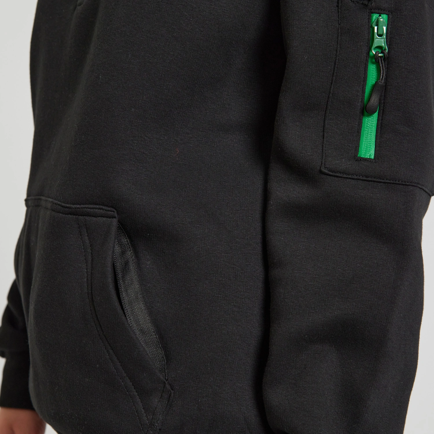 CR06_Black_Neon_Green_2029