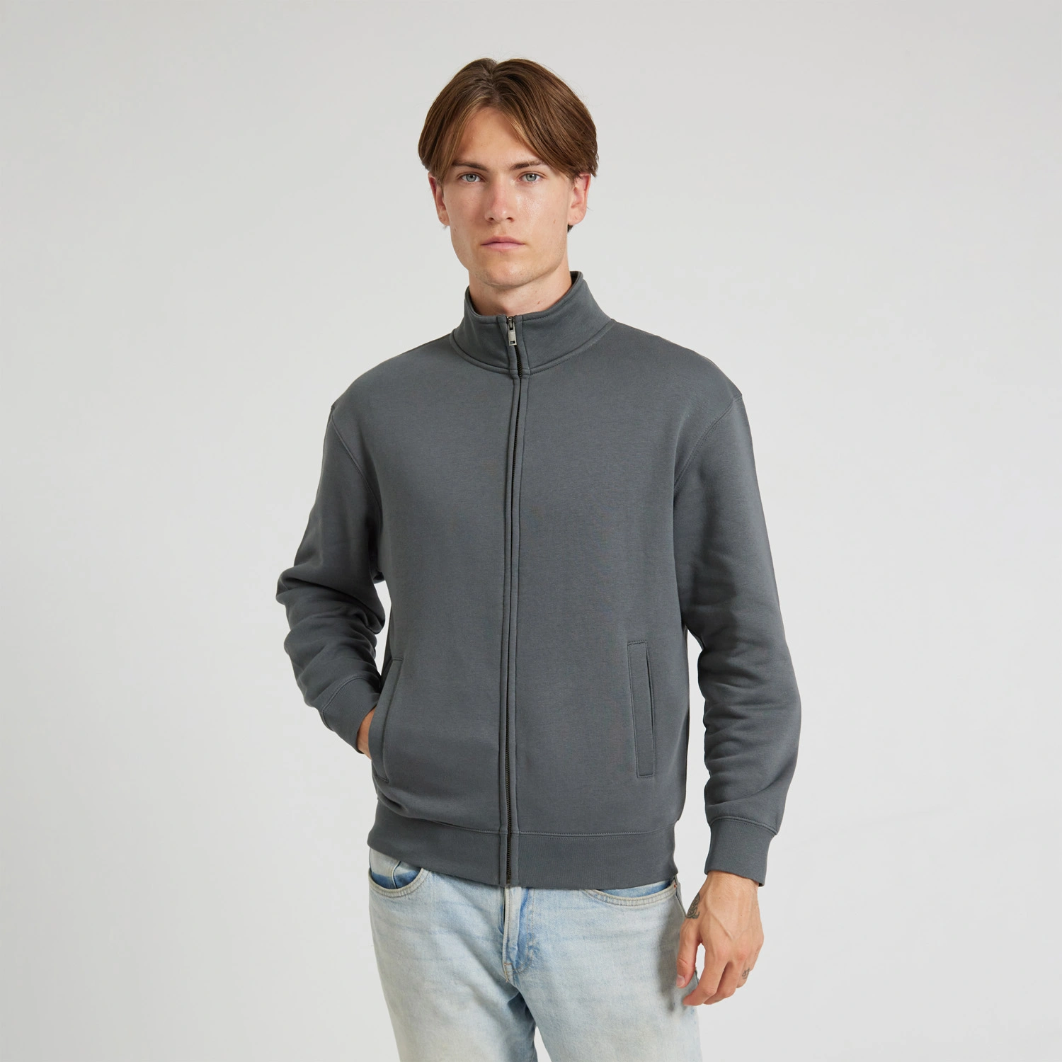 CR08_Flint_Grey_2604