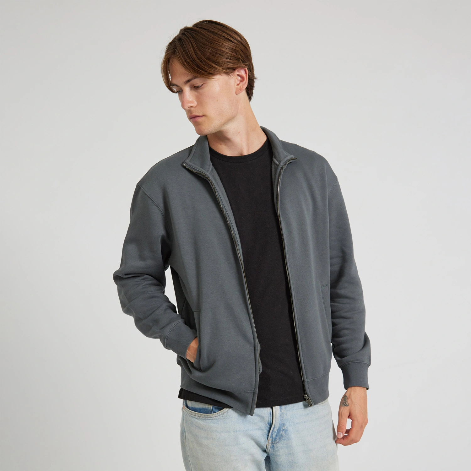 CR08_Flint_Grey_2633