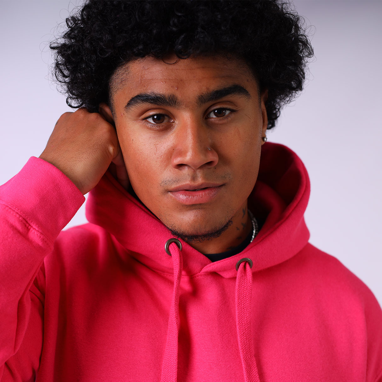 W72 Fuchsia Male Front Close Up