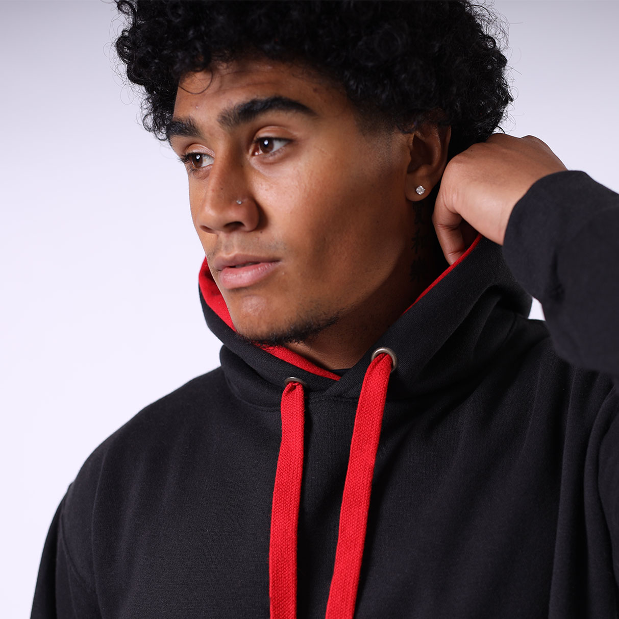 W73 Black / Red Male Close Up Front