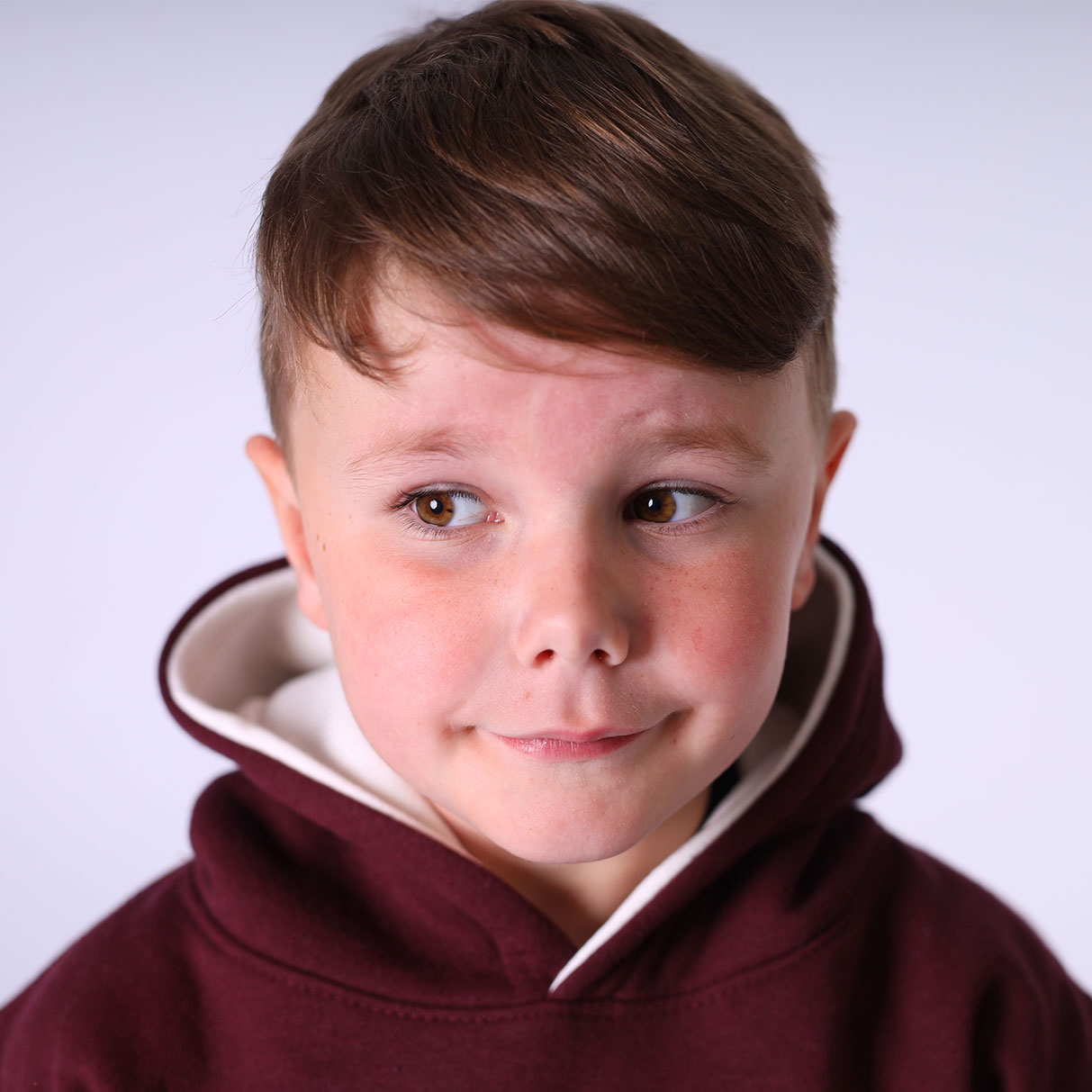 W73K Burgundy / Ecru Front Close Up