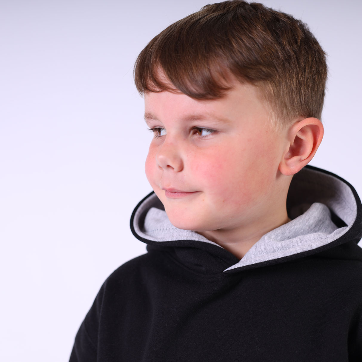 W73K Black / Green Boy Close Up Front